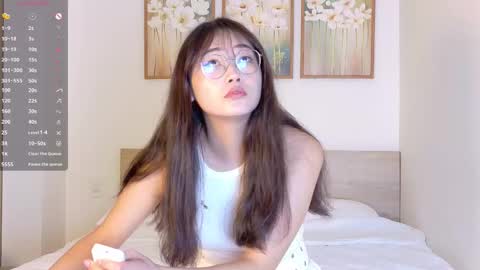 Snapshot of pinkyblooom chatting on March 2026 09:04:02 AM Polly online show from March 2026 09:04:02 AM