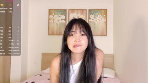 Snapshot of pinkyblooom chatting on April 2026 09:04:01 AM Polly online show from April 2026 09:04:01 AM