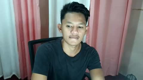 Snapshot of pinoy_palaeutxxx chatting on April 2026 03:20:02 PM roy online show from April 2026 03:20:02 PM