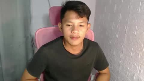 Snapshot of pinoy_palaeutxxx chatting on April 2026 02:44:01 PM roy online show from April 2026 02:44:01 PM