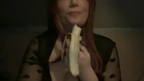 Snapshot of pirdybirdyxo chatting on September 2025 11:09:02 PM pirdybirdyxo online show from September 2025 11:09:02 PM