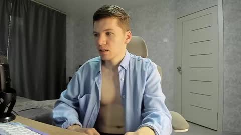 Snapshot of pirremeow chatting on April 2026 06:00:02 AM Pierre online show from April 2026 06:00:02 AM
