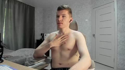 Snapshot of pirremeow chatting on May 2026 07:26:02 AM Pierre online show from May 2026 07:26:02 AM