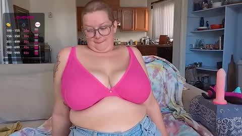 Em online show from January 2025 09:02:01 PM