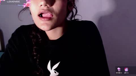 Snapshot of piscis_dreams chatting on September 2025 11:38:01 PM PiscisDreams online show from September 2025 11:38:01 PM