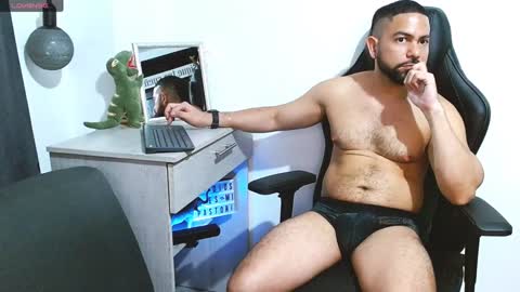 Snapshot of piter_berlin chatting on January 2025 02:40:02 AM piter berlin online show from January 2025 02:40:02 AM