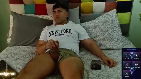 Snapshot of piter_berlin chatting on April 2026 10:11:02 PM piter berlin online show from April 2026 10:11:02 PM