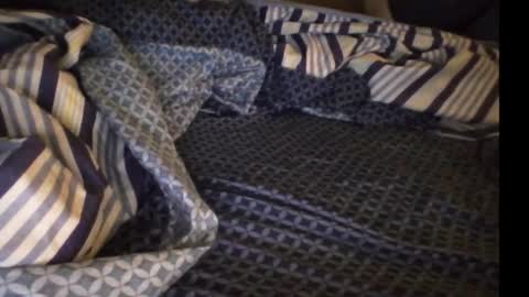 whom like be watching.i online show from December 2025 11:37:01 AM