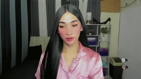Snapshot of pixiedoll_ chatting on May 2026 06:24:01 PM pixiedoll_ online show from May 2026 06:24:01 PM
