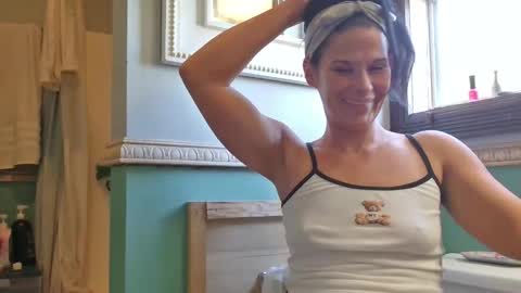 PixieLuxXx online show from April 2026 01:16:01 PM