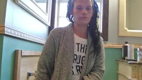 Snapshot of pixieluxxx chatting on April 2026 12:33:01 PM PixieLuxXx online show from April 2026 12:33:01 PM