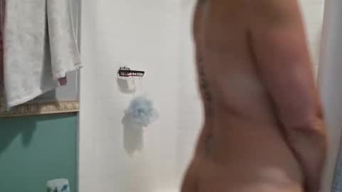 Snapshot of pixieluxxx chatting on April 2026 01:08:01 AM PixieLuxXx online show from April 2026 01:08:01 AM