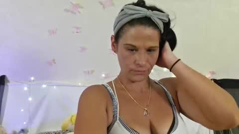 Snapshot of pixieluxxx chatting on April 2026 12:09:02 AM PixieLuxXx online show from April 2026 12:09:02 AM