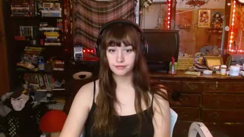 Izzy online show from October 2025 03:57:02 PM