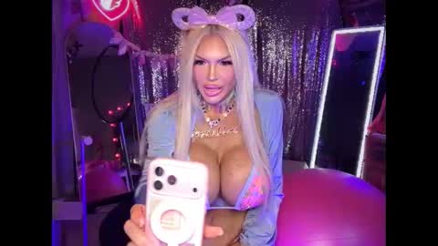 Snapshot of plasticfuckdoll chatting on May 2026 01:43:02 AM Dumb bimbo fuck doll online show from May 2026 01:43:02 AM