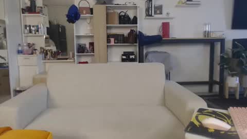 plasticgirll online show from December 2024 10:17:01 AM