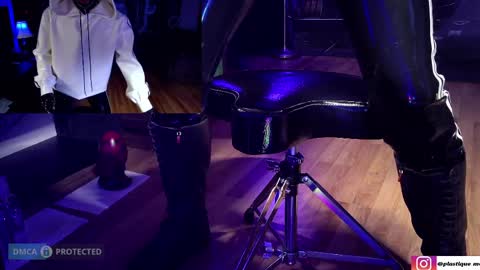 Snapshot of plasticme chatting on April 2026 04:15:02 PM plasticme online show from April 2026 04:15:02 PM