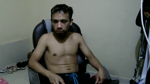 Snapshot of playful_l chatting on June 2026 08:22:02 PM playful_l online show from June 2026 08:22:02 PM