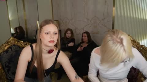 Lana online show from November 2025 03:34:01 PM