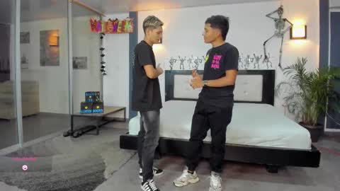   online show from October 2025 10:53:02 PM