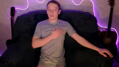 Snapshot of playoliver chatting on December 2025 09:38:01 AM Oliver online show from December 2025 09:38:01 AM