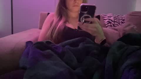 Snapshot of playwithcaity chatting on April 2026 11:29:02 PM Caity online show from April 2026 11:29:02 PM