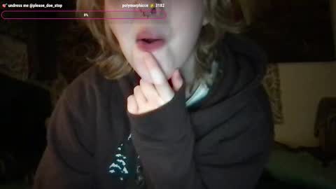 Snapshot of please_doe_stop chatting on February 2025 03:09:02 AM please_doe_stop online show from February 2025 03:09:02 AM