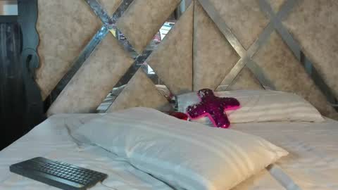 Snapshot of pleasure_aurora chatting on March 2026 02:06:01 PM Aurora online show from March 2026 02:06:01 PM