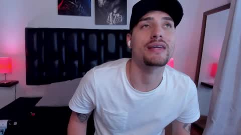 JUAN AND JULI online show from February 2025 09:15:01 PM