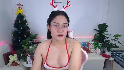 Ploysai online show from December 2024 12:16:02 PM