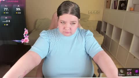 Snapshot of plum_pie__ chatting on April 2026 07:45:01 PM Alice online show from April 2026 07:45:01 PM