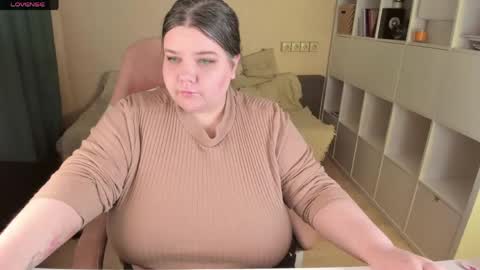 Snapshot of plum_pie__ chatting on April 2026 09:12:02 PM Alice online show from April 2026 09:12:02 PM