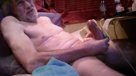 Snapshot of plus84u chatting on February 2025 09:36:02 PM Fratzz online show from February 2025 09:36:02 PM