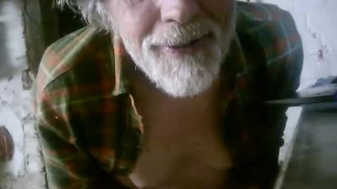Snapshot of plus84u chatting on March 2026 12:21:02 PM Fratzz online show from March 2026 12:21:02 PM