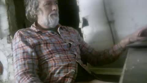 Snapshot of plus84u chatting on March 2026 11:38:01 AM Fratzz online show from March 2026 11:38:01 AM