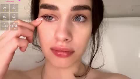 Snapshot of plush_flame_twinkle_meow chatting on November 2025 08:35:02 AM Vasilisa online show from November 2025 08:35:02 AM