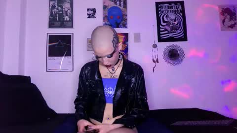    online show from October 2025 01:40:01 AM