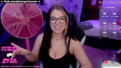 Snapshot of plutoprincess69 chatting on April 2026 01:21:02 AM Pluto Princess online show from April 2026 01:21:02 AM