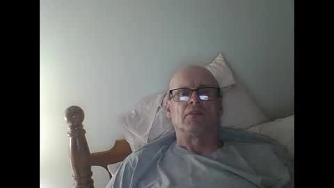 Snapshot of pmb11 chatting on October 2025 03:37:02 AM trek 11 online show from October 2025 03:37:02 AM