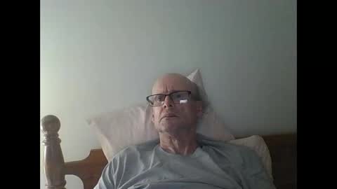 Snapshot of pmb11 chatting on October 2025 04:33:01 AM trek 11 online show from October 2025 04:33:01 AM