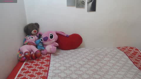 Snapshot of pocahontas_princess__ chatting on May 2026 02:58:01 PM Pocahontas online show from May 2026 02:58:01 PM