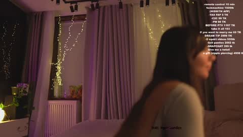   online show from October 2025 04:18:02 PM