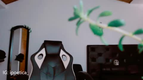 IG ipoetica  online show from December 2024 05:15:01 PM