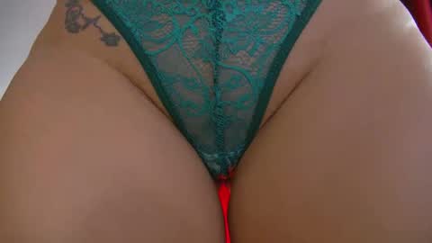 Snapshot of poison_milf_ chatting on November 2025 05:06:01 AM poison_milf_ online show from November 2025 05:06:01 AM