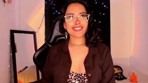 Willow                      Hours 12pm to 630pm Colombian time FRIDAY AND SUNDAY FREE DAYS online show from January 2025 05:42:01 PM