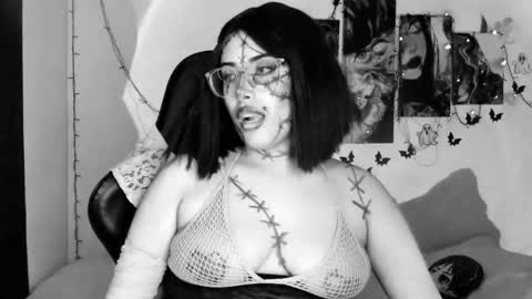 Willow                      Hours 12pm to 630pm Colombian time FRIDAY AND SUNDAY FREE DAYS online show from October 2025 05:46:02 PM