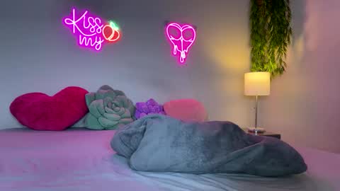 Jenna online show from November 2025 02:01:02 AM