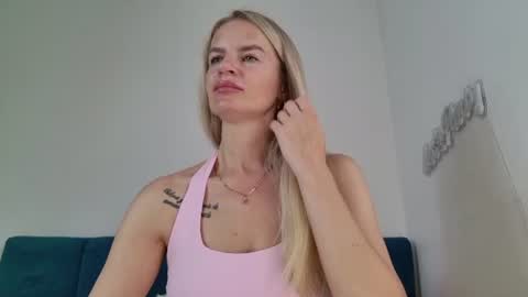 Karolina online show from July 2026 12:30:01 PM
