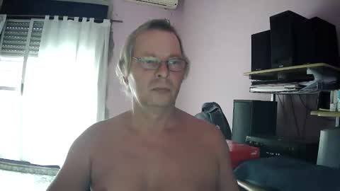 Snapshot of pol22010 chatting on March 2026 06:03:01 PM Polako online show from March 2026 06:03:01 PM