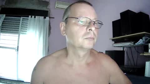 Snapshot of pol22010 chatting on April 2026 04:26:01 PM Polako online show from April 2026 04:26:01 PM